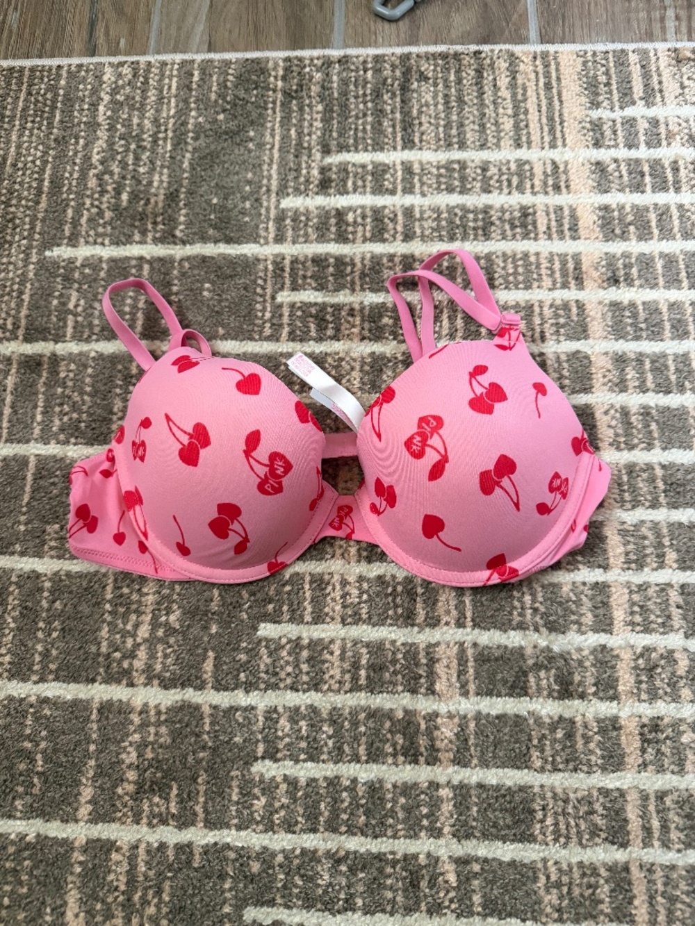 NWT PINK Victoria Secret bra 36B pink with cherries